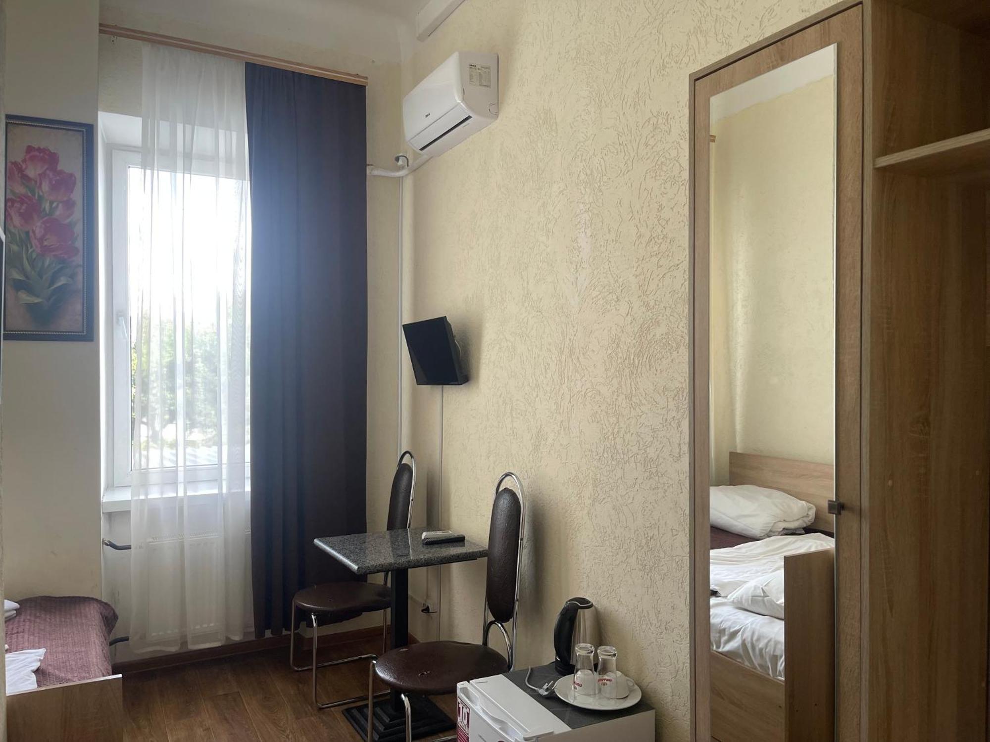 Hotel Femina Zhytomyr Oda fotoğraf